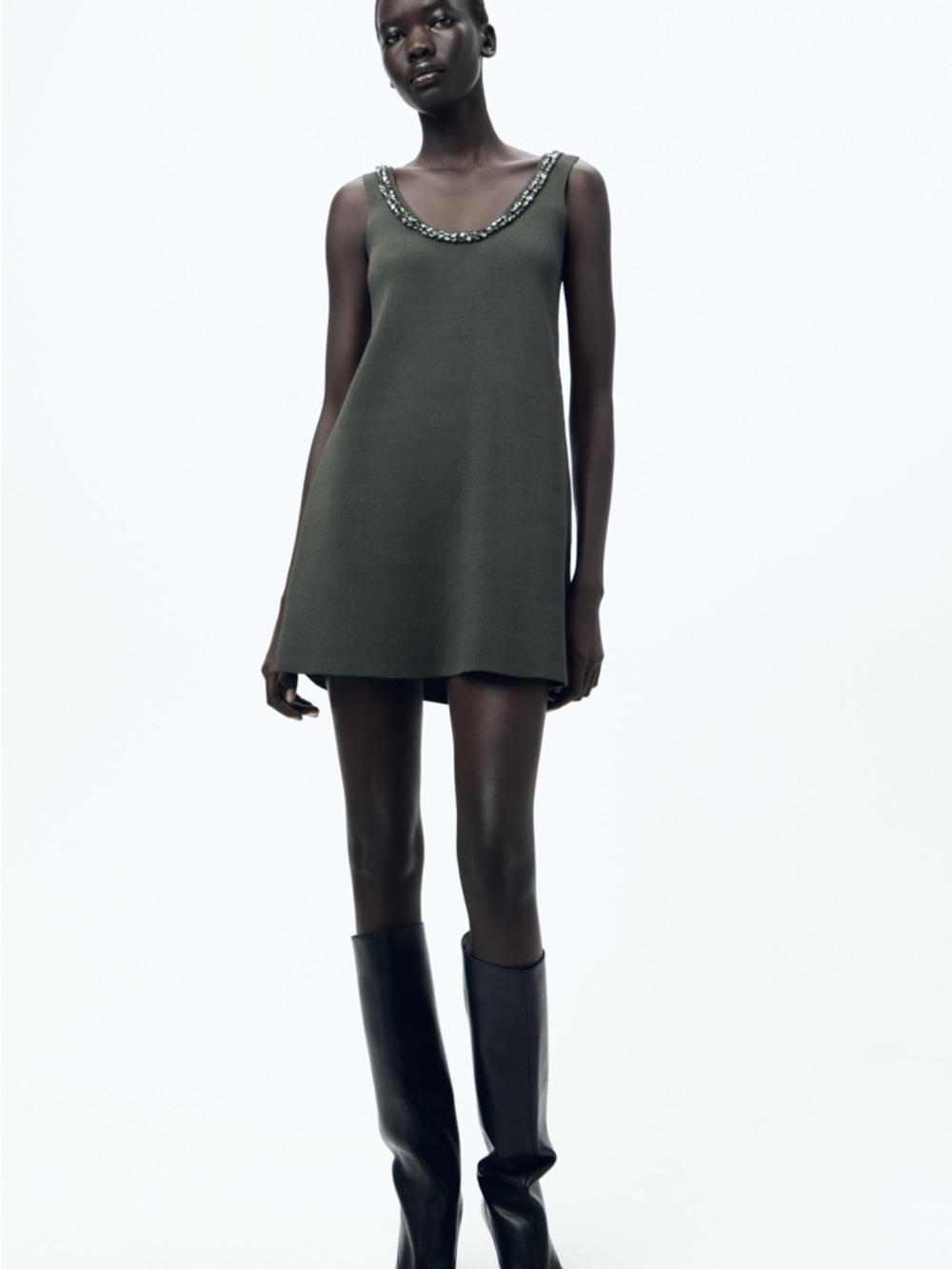 PLAIN KNIT DRESS WITH JEWEL BEADING
Zara Olive Beaded-Neck Mini Dress